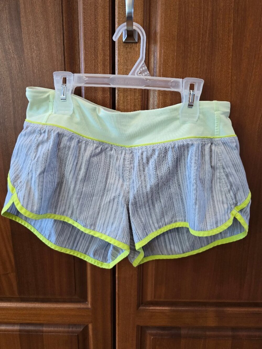 Lulu Lemon Hotty Hot Shorts - Light grey striped yellow lime accents , Size 6
